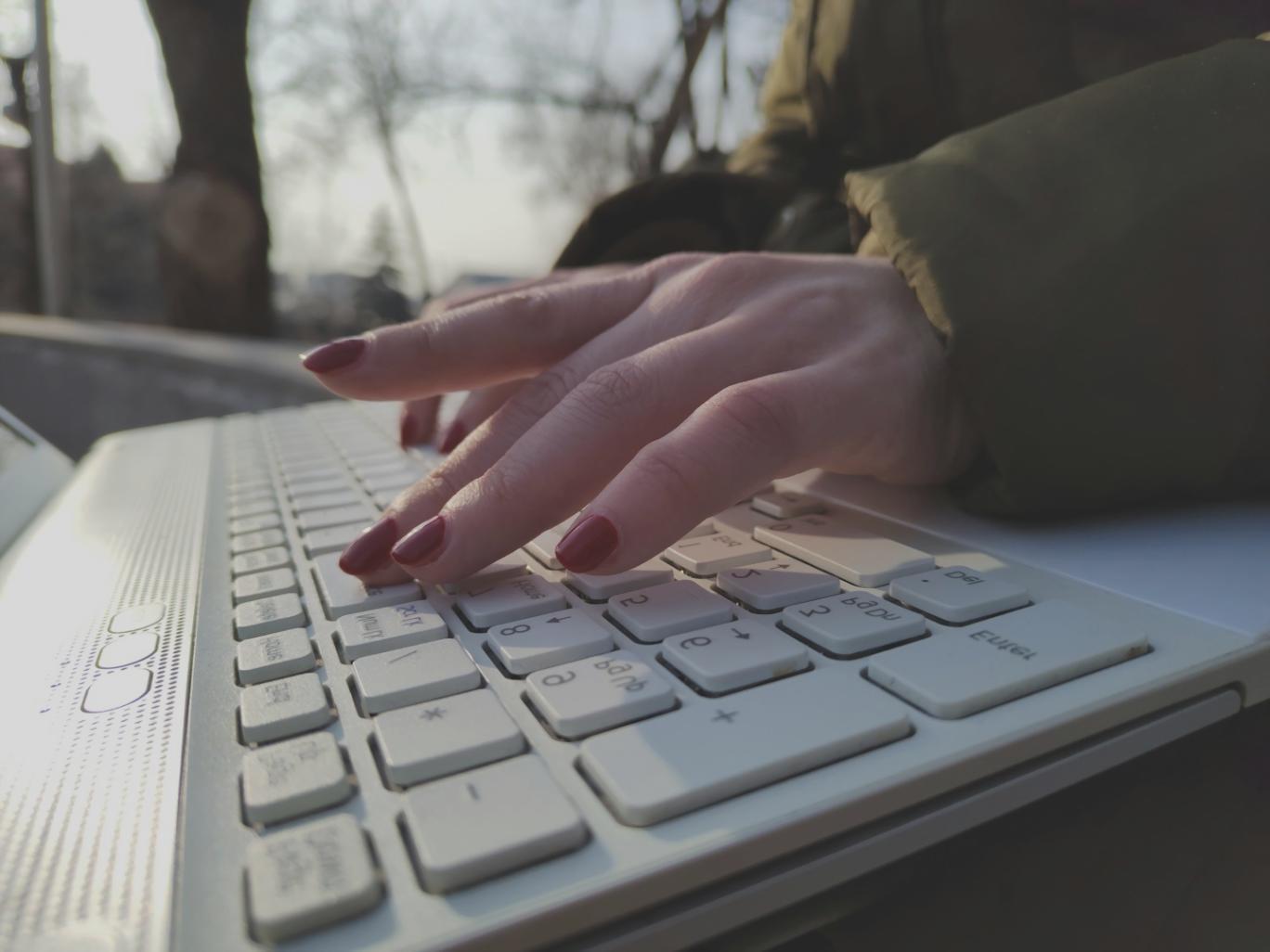 Analyse budgétaire moderne avec outils numériques